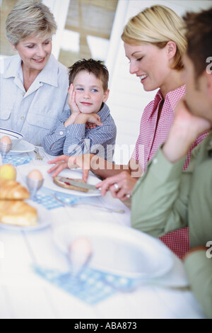 Familie frühstücken Stockfoto