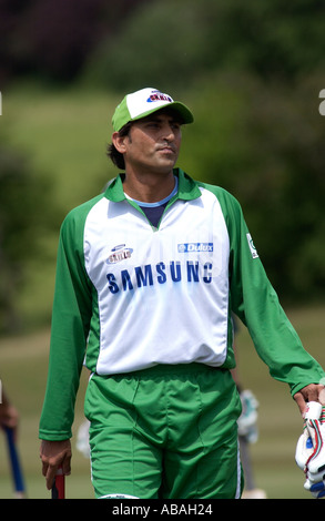 SAMSUNG SUPER-FÄHIGKEITEN CRICKET AUF SHENLEY CRICKET ZENTRUM 210505 YOUNIS KHAN SPIELT FÜR PAKISTAN Stockfoto