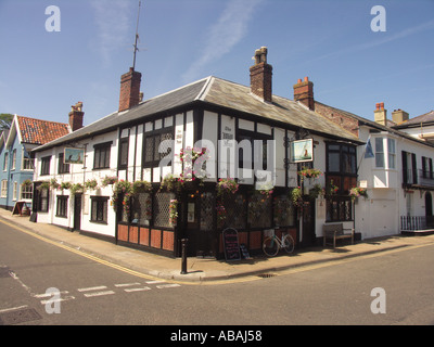 Fachwerk, Pub und Gebäuden Aldeburgh Suffolk England Stockfoto