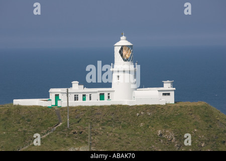 Stolperfallen Head Lighthouse auf St. Michael s Insel Pencaer in der Nähe von Fishguard Pembrokeshire Wales Stockfoto