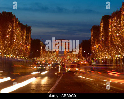 Champs Elysees & Arc De Triomphe Stockfoto