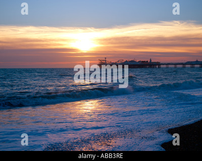 Brighton Pier bei Sonnenuntergang Stockfoto