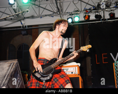 Le Vibrazioni in Konzert Stockfoto