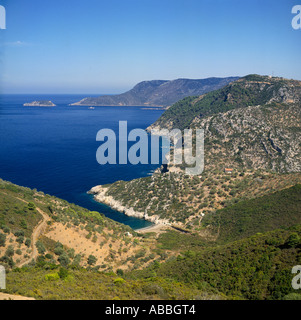 Eine Luftaufnahme über Nord-West Küste hinunter auf Virissitsa Strand auf Insel Nördlichen Sporaden Griechenland Alonnisos Stockfoto