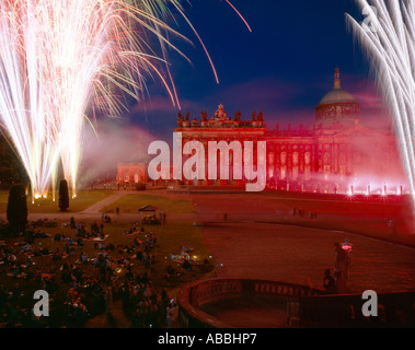 Neues Palais, Sanssouci, Feuerwerk Feuerwerk Feuerwerk während klassische Musikwochen 2005 Stockfoto