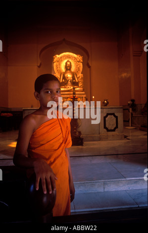 Junge buddhistische Mönch in der Buddha-Tempel in Banaras Stockfoto