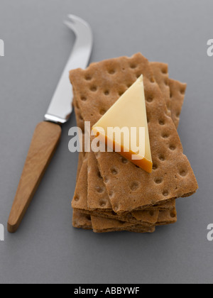 Gouda-Käse auf Knäckebrot - high-End Hasselblad 61mb digitales Bild Stockfoto