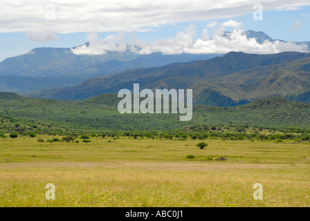 Weite Savannen und Bergen des Nechisar Nationalpark in der Nähe von Arba Minch-Äthiopien Stockfoto