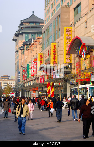 Einkaufsstraße Wangfujing Street Peking China Stockfoto