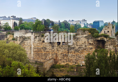 Touristen in die unterirdischen Kasematten Befestigungen in Luxemburg-Stadt Luxemburg Europa Stockfoto