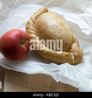 Pastie und Apfel Stockfoto