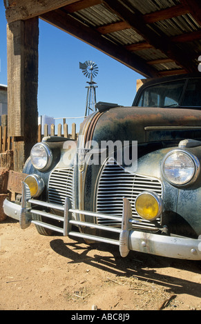 Alte rostige Pontiac auf einer Ranch, Arizona, USA Stockfoto