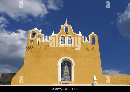 Izamal El Convento Yucatan Mexiko Franziskaner gelbe Kloster St. Anthony de Padua San Antonio de Padua Stockfoto