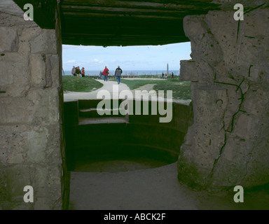 Blick vom Alten konkrete deutsche Geschützstellung, Pointe du Hoc, Normandie (Normandie), Frankreich. Stockfoto