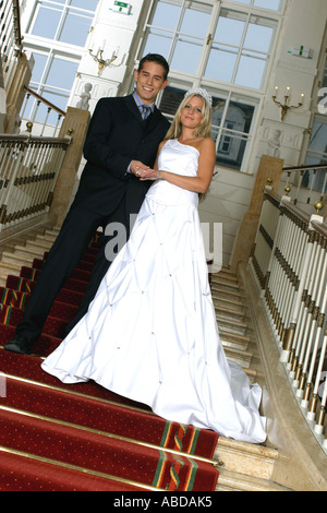 Brautpaar auf dem Standesamt Stockfoto