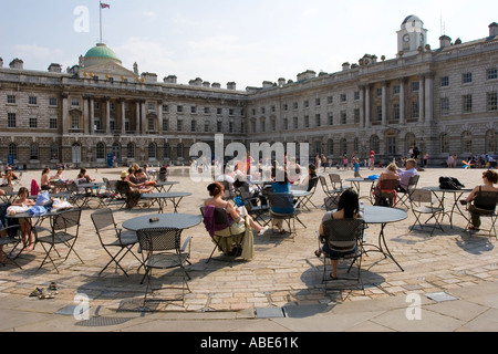Im Freien speisen - Somerset House - London Stockfoto