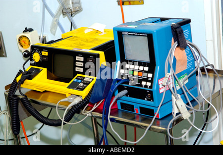 Generische Bild von Herz Defibrillator im Krankenhaus Unfall und Notaufnahme Stockfoto