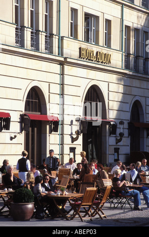 Cafe Hotel Adlon Unter Den Linden Berlin Deutschland Stockfoto