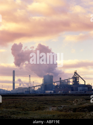 Teesside Stahlwerk, mit Redcar Blast Furnace auf der rechten Seite, Cleveland, England, UK. In den 1990er Jahren Stockfoto