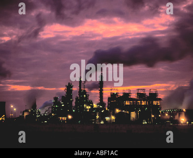 Chemische Werke in der Nacht; Teil der komplexen chemischen bei Wilton, Teesside, Cleveland, England, UK. Stockfoto