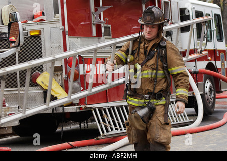 Feuerwehr-Übung kontrolliert Brennen eines Hauses McLean Virginia Stockfoto