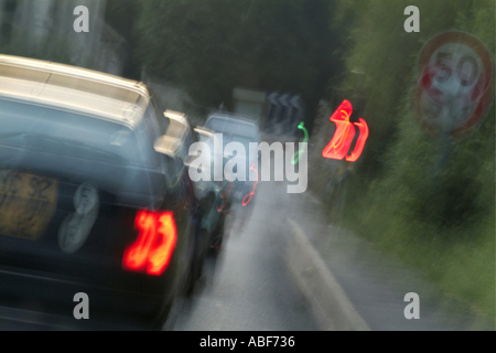 Frankreich in der Nähe von Paris verschwommen Autos gestoppt unterwegs eine Landschaft in der Abenddämmerung Stockfoto