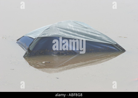 Der Campingplatz Überschwemmungen beim Glastonbury Music Festival 2005. Stockfoto