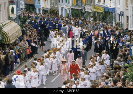 Children's Dance am Helston Furry Dance Flora Dance Day findet jährlich am 8. Mai 1989 1980 in England HOMER SYKES statt Stockfoto