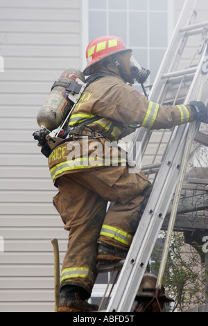 Feuerwehr-Übung kontrolliert Brennen eines Hauses McLean Virginia Stockfoto