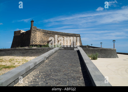 dh Burg San Gabriel ARRECIFE LANZAROTE Stein Rampe führt zur Burg Stockfoto