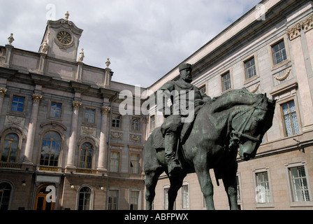 Statue von Zar Alexander III vor russischen Museum, Sankt Petersburg Stockfoto