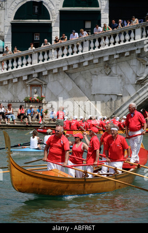 Ruderboot in den Canale Grande während der Vogalonga Wettbewerb, Venedig 2007, Italien Stockfoto