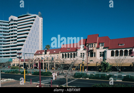 Alten und modernen Gebäuden auf Unabhängigkeit Avenue Windhoek Namibia Südwest-Afrika Stockfoto