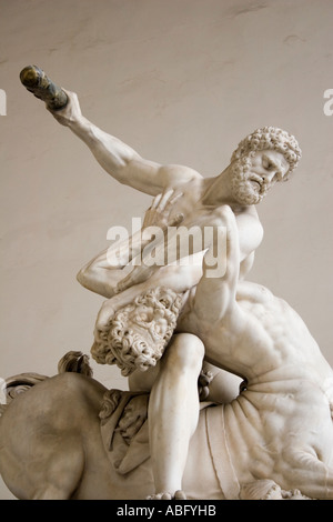 Nahaufnahme von Giambolognas Hercules und Zentauren, Loggia dei Lanzi, Florenz, Italien, Europa Stockfoto