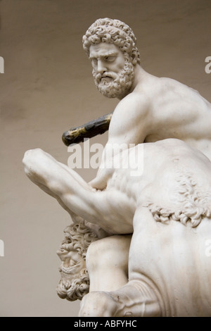 Nahaufnahme von Giambolognas Hercules und Zentauren, Loggia dei Lanzi, Florenz, Italien, Europa Stockfoto