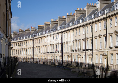 Reihe von typischen georgianischen Stadthäusern in Bath Spa, Somerset, England, Europa. Stockfoto