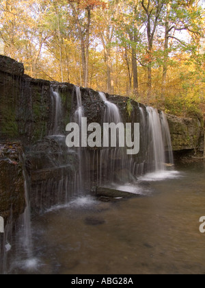 Versteckte Wasserfälle auf Prairie Creek Big Woods State Park Minnesota USA Stockfoto