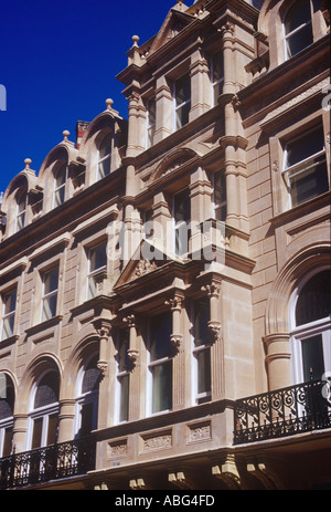 Restaurierte Fassaden Westgate Street Cardiff South Wales Stockfoto