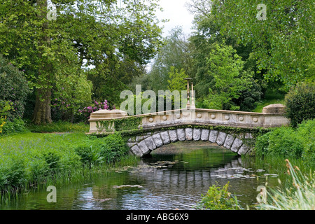 Steinerne Brücke in Frogmore Gärten Windsor Stockfoto