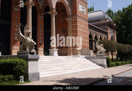 Palacio de Velazquez im Retiro Park im Sommer Madrid Spanien EU Europa Stockfoto