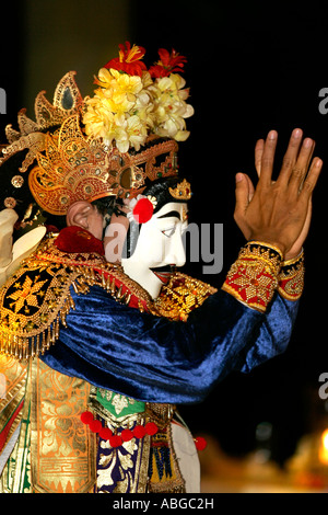 Tänzer führt traditionellen Barong Tanz in Bali, Indonesien Stockfoto