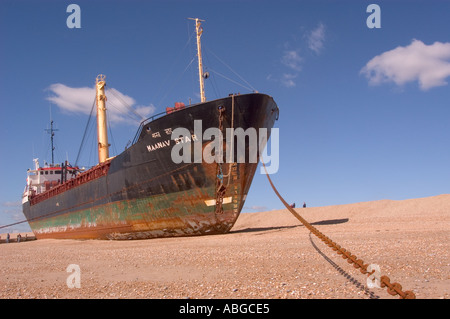 Versunkenem Schiff der Manaav Stern am Strand bei Sturz in der Nähe von Roggen in East Sussex nach einem großen Sturm im September 2004 Stockfoto