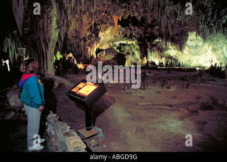 Elk226 6143 New Mexico Carlsbad Caverns NP Besucher in Kavernen Stockfoto