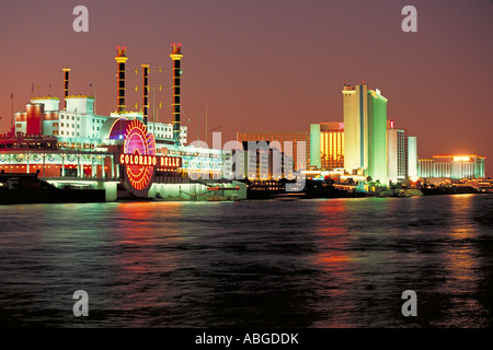 Elk251 3456 Nevada Laughlin Colorado River Hotels und Kasinos in der Nacht Stockfoto