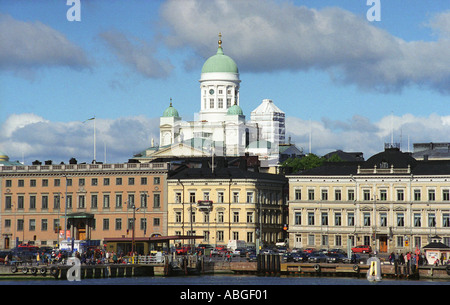Hafen und der großen Kathedrale (evangelische Kirche) in Helsinki, Finnland Stockfoto