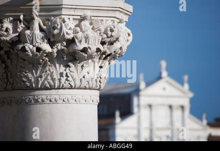Spalte der Dogenpalast mit Kirche St. Giorgio Maggiore Venedig Italien Stockfoto