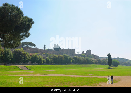 Circus Maximus in Rom mit Palatin Ruinen Stockfoto