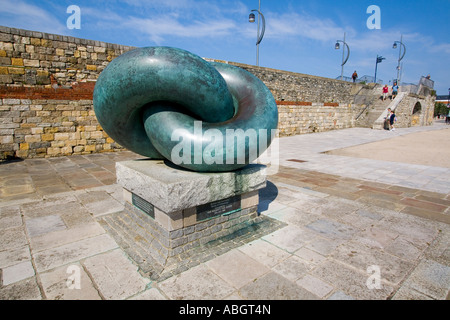 Bande der Freundschaft Skulptur Old Portsmouth Hampshire UK Stockfoto