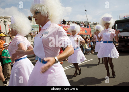 Pride-Parade mit Carry On Film Thema, Brighton, UK, 2006 Stockfoto