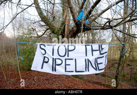 STOP THE PIPELINE Banner LNG Pipeline Eco Krieger Demonstrant Camp am Penpont in der Nähe von Brecon Powys Wales UK Stockfoto